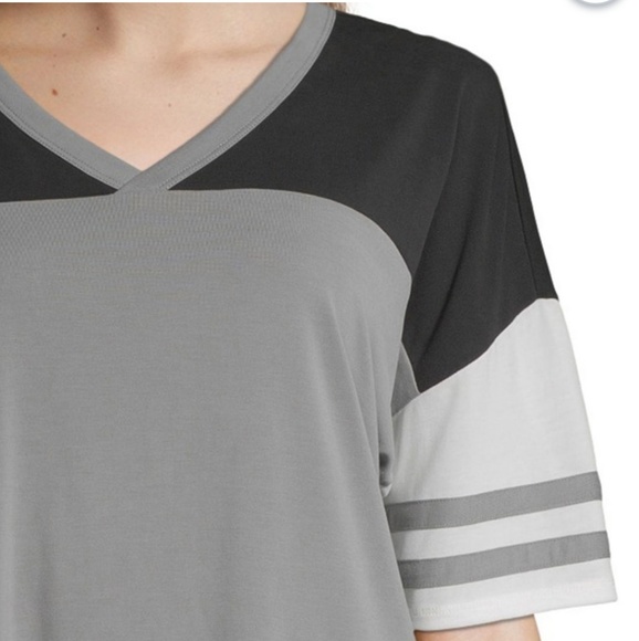 Flirtitude V Neck Sporty T-Shirt JXL - Picture 2 of 7